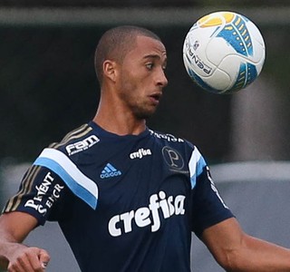 Vizinho da arena, Vitor Hugo lembra insônia na sacada após primeiro título