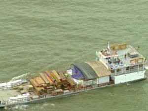Embarcação foi atacada por piratas. (Foto: Reprodução/TV Liberal)