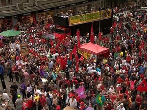 esquina democrática, PT, protesto, porto alegre, rs (Foto: Reprodução/RBS TV)
