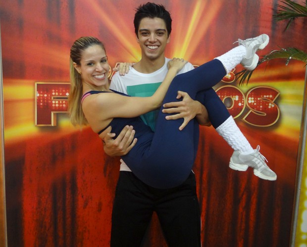 Raquel Guarini e Rodrigo Simas (Foto: Domingão do Faustão / TV Globo)
