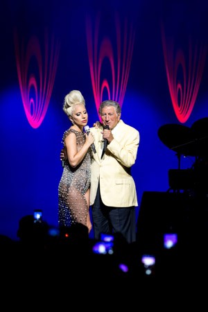 Tony Bennett e Lady Gaga se apresentam juntos no 49º Festival de Jazz de Montreaux, na Suíça (Foto: Marc Ducrest/FFJM)