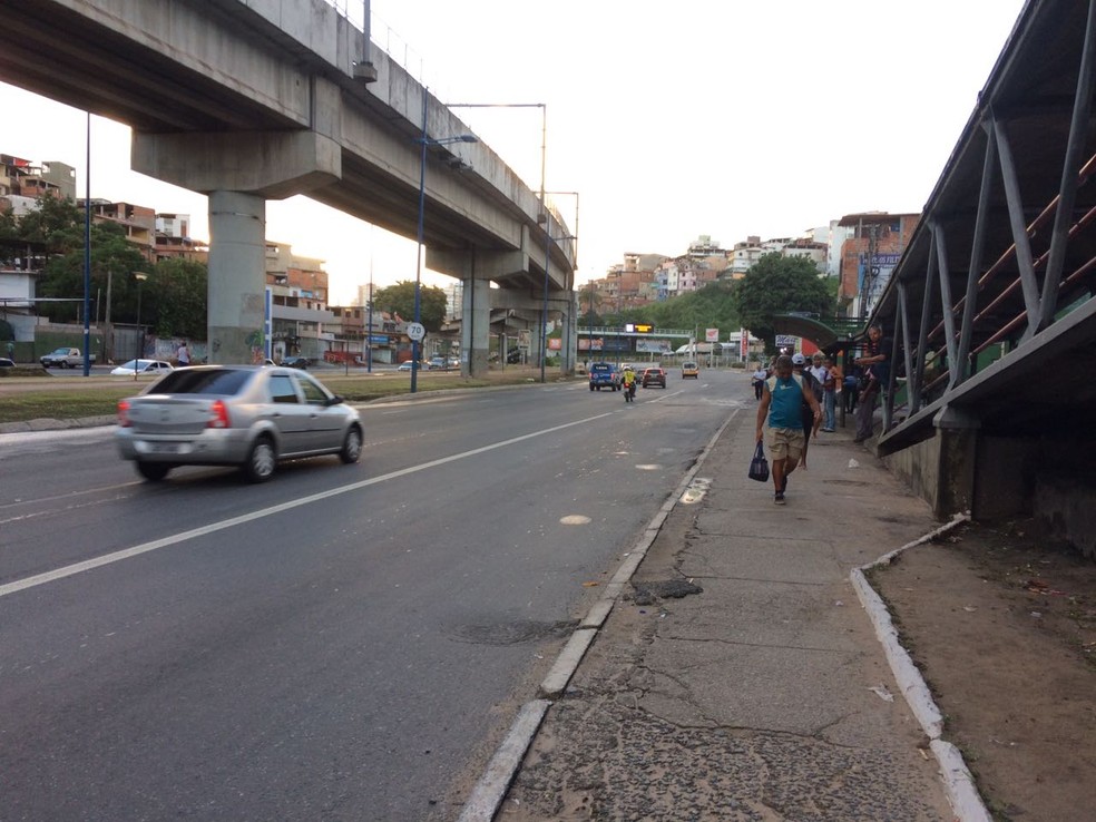 Salvador amanhece sem ônibus nesta sexta (Foto: Juliana Almirante/G1 Bahia)