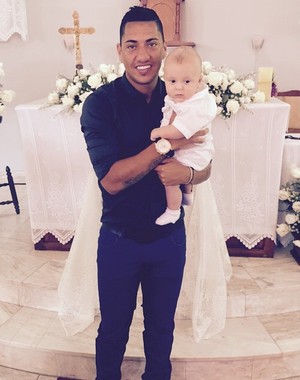 Com futuro indefinido no Corinthians, Ralf batiza o filho do goleiro Cássio