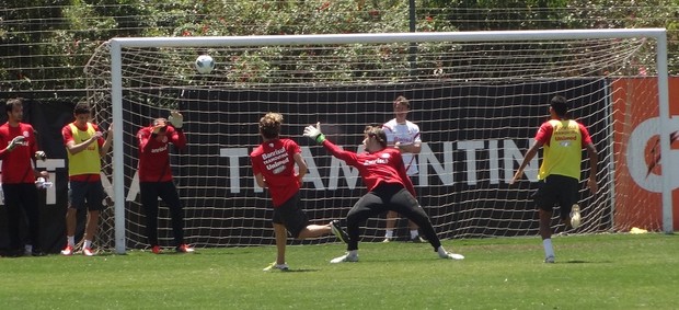 Forlán atacante Inter (Foto: Tomás Hammes / GLOBOESPORTE.COM)