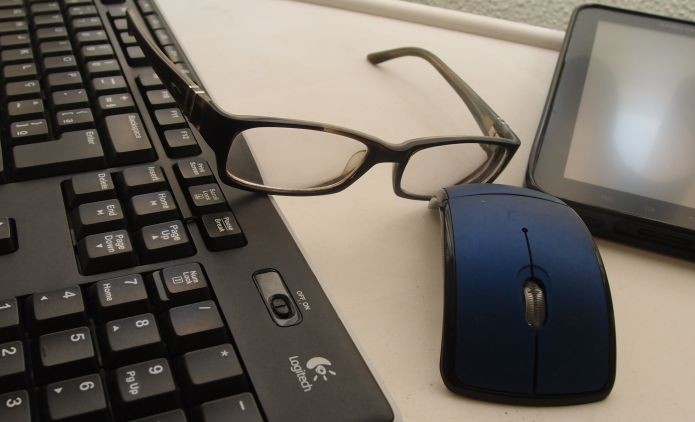 Não é só o PC que pode causar vista cansada. Smartphones e tablets também desgastam a visão (Foto: Pedro Zambarda/TechTudo)