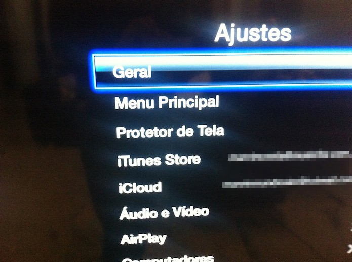 Acessando as configurações gerais da Apple TV (Foto: Reprodução/Marvin Costa)
