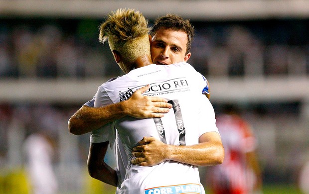Montillo e Neymar comemoração do Santos (Foto: Ricardo Saibun / Divulgação Santos FC)