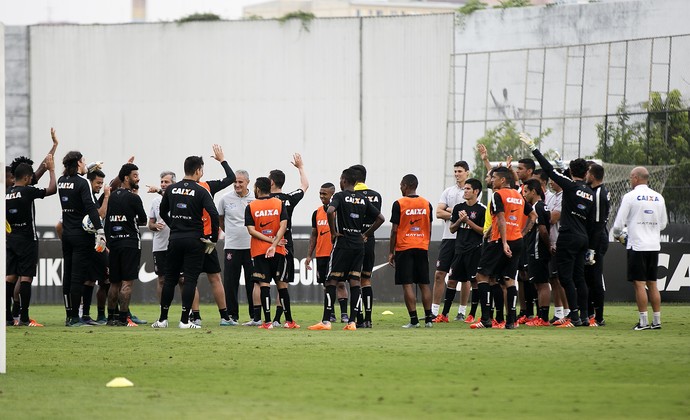 Democracia Corintiana versão 2015: jogadores votam no horário do treino