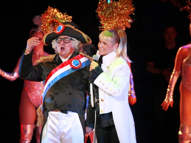 Xuxa participa de musical sobre Chacrinha em teatro no Centro do Rio (Foto: Isac Luz/ EGO)