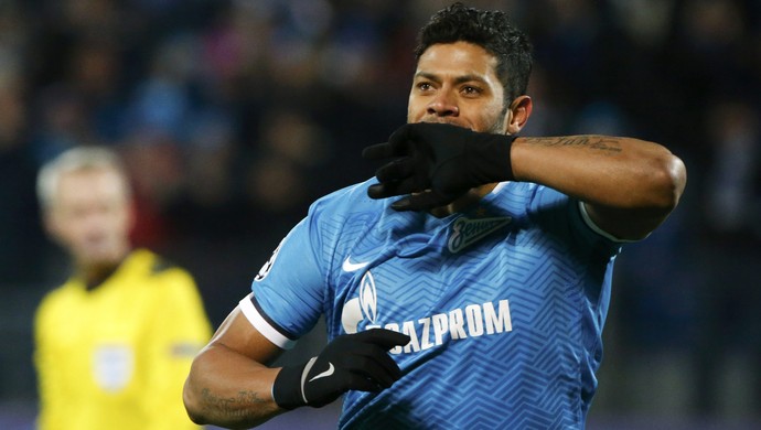 Hulk gol Zenit x Lyon  (Foto: Reuters)