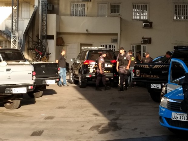 Polícia Federal faz Operação Vale Voto em Campos e cumpre mandados (Foto: Cleber Rodrigues/Inter TV)