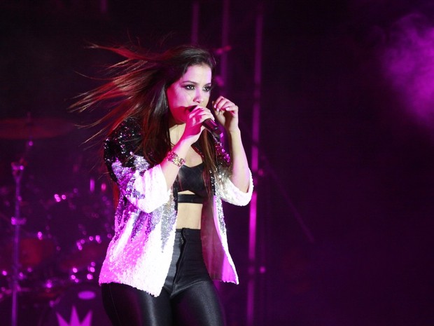 Anitta em show no Rio (Foto: Isac Luz/ EGO)