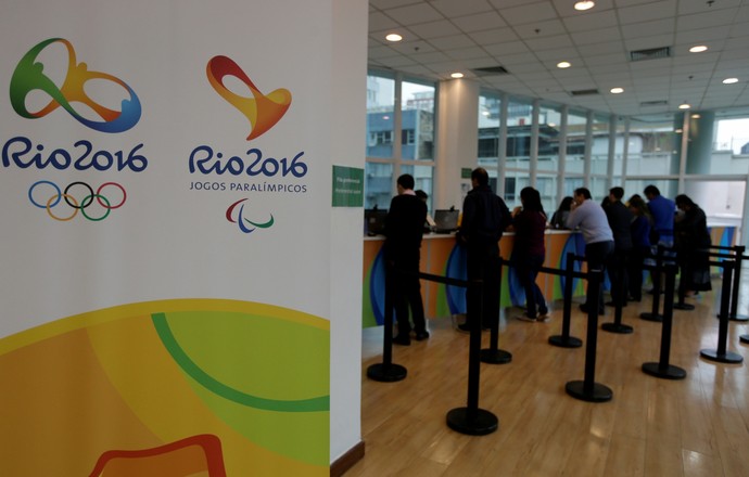 Venda de ingressos para os Jogos Olímpicos em bilheterias (Foto: Reuters)