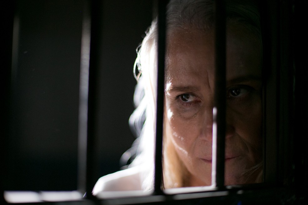 Mág é humilhada na prisão (Foto: Raphael Dias/Gshow)