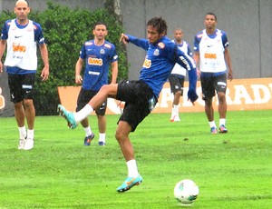 Neymar no treino do Santos (Foto: Marcelo Hazan / Globoesporte.com)