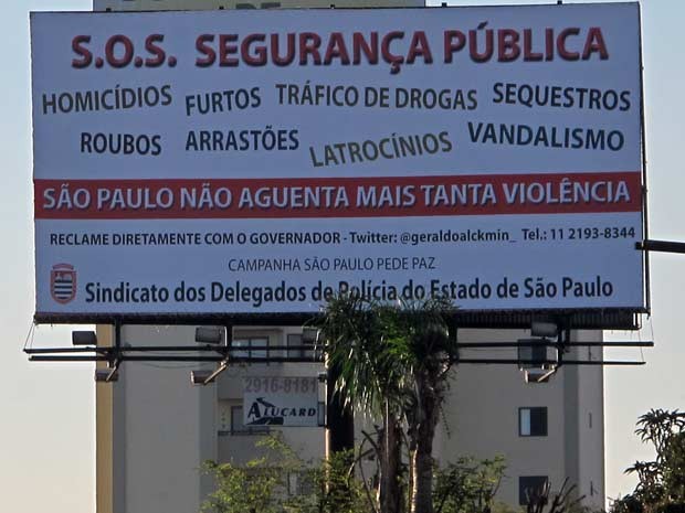 Protesto foi colocado em margens de rodovias nas imediações da capital paulista (Foto: Nathália Duarte/G1)