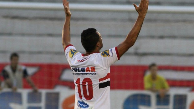 Otacílio Neto comemora gol do Botafogo-SP diante do Guarani (Foto: Rogério Moroti / Botafogo FC)