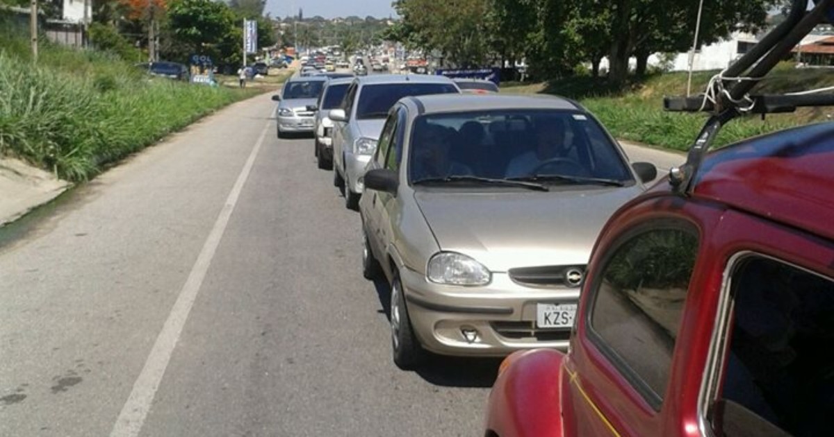 Acessos à Região dos Lagos ficam congestionados nesta sexta-feira - Globo.com