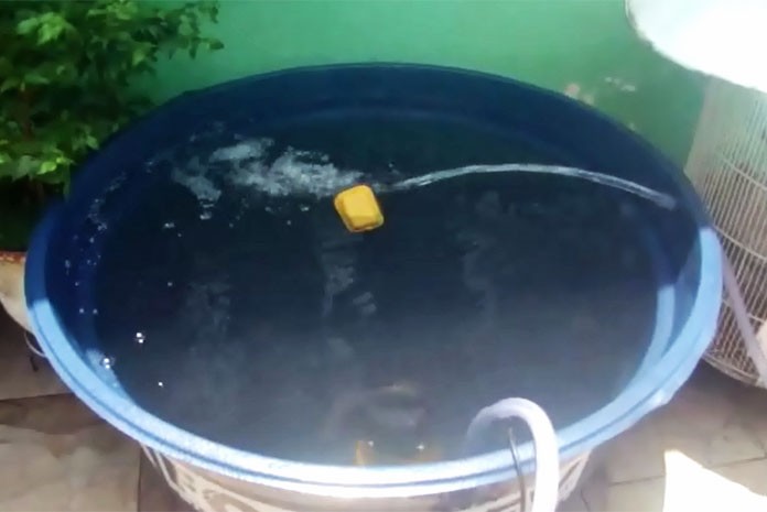 Leitor monta sistema de reuso de água da chuva para encher piscina da filha em São Paulo e lavar roupa