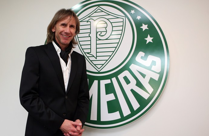 Verdão mantém padrão salarial com Gareca e aprova primeira impressão