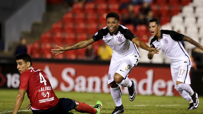 André, Jorge Rojas e Carlos Alberto. Vote no drible mais bonito da rodada