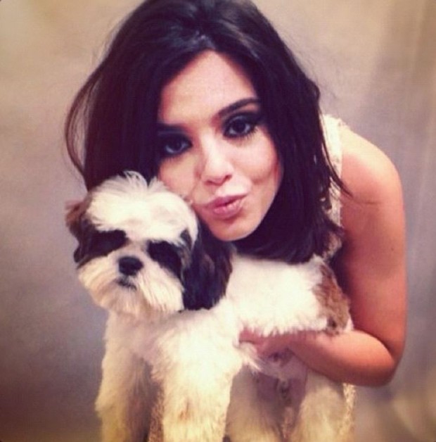 Giovanna Lancellotti com Marley, seu cãozinho de estimação (Foto: Reprodução/Instagram)