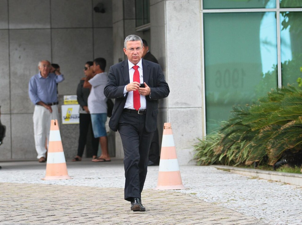Arnaldo Barros diz que Sport não pretende liberar Diego Souza  (Foto: Marlon Costa/Pernambuco Press)