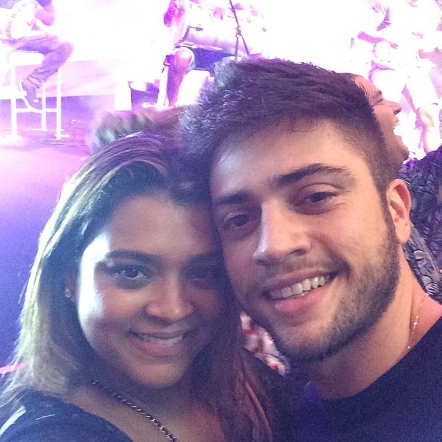 Preta Gil e o namorado, Rodrigo Godoy, em show no Rio (Foto: Instagram/ Reprodução)