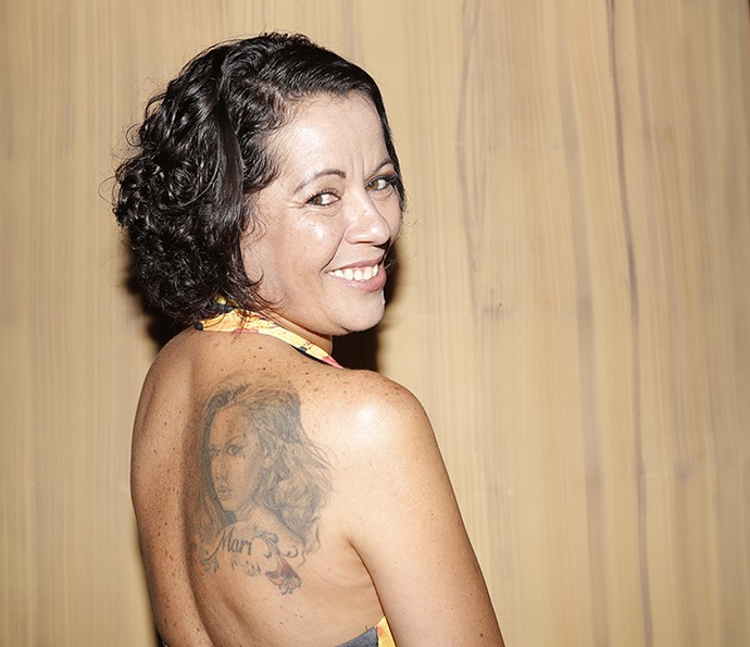  Cristiane Magali, exibe tattoo com o rosto da filha, Marina Nery (Foto: Inácio Moraes/Gshow)