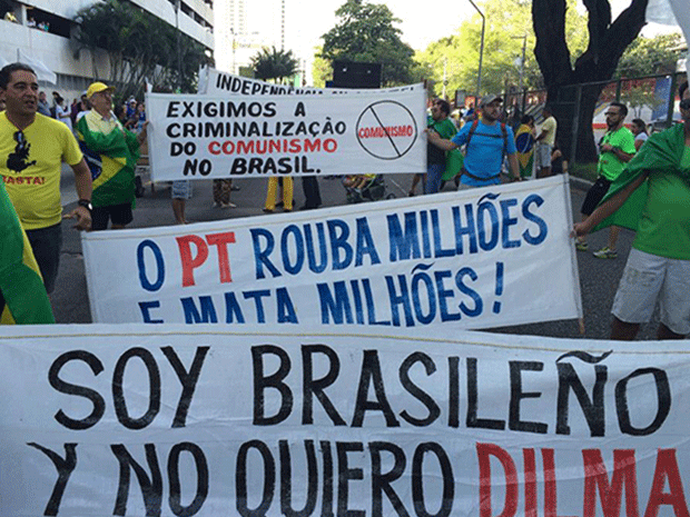 Protsto contra a corrupção foi realizado na tarde deste domingo, em Natal (Foto: Renato Vasconcelos/G1)