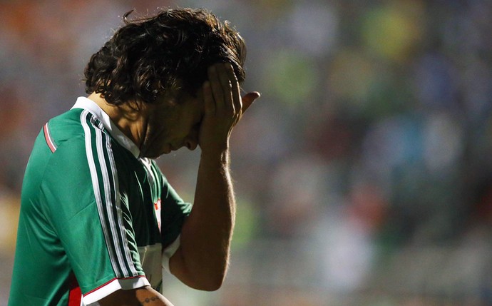 Palmeiras avalia punição, e Valdivia pode ser multado por cartão vermelho