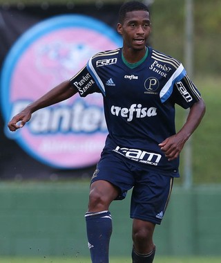 De sub-20 a campeão: Matheus Sales curte nova realidade no Palmeiras