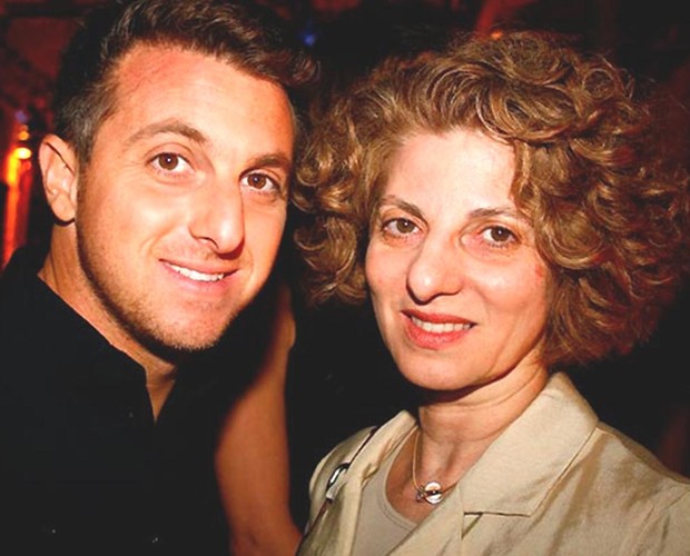 Luciano Huck e a mãe, Marta Grostein (Foto: Arquivo Pessoal)