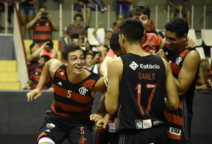 Flamengo campeão estadual basquete (Foto: André Durão)