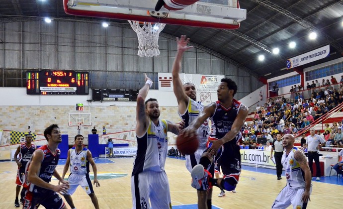 São José Basquete x Limeira NBB (Foto: Danilo Sardinha/GloboEsporte.com)