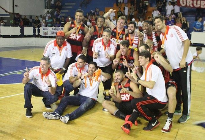 flamengo campeão estadual de basquete no juquinha (Foto: Raphael Bózeo / Macaé Basquete)