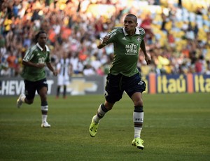 Camacho, Elias, Ricardo Oliveira e Gabriel lutam por gol mais bonito
