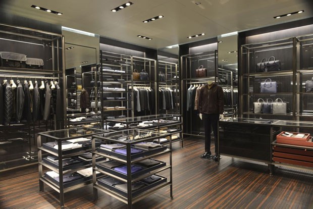 Loja com coleções masculinas é inaugurada na Galleria Prada