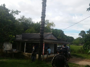 Grupo foi preso em uma casa da zona rural de Guajará-Mirim (Foto: Polícia Militar/Divulgação)