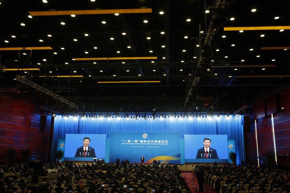  Presidente Xi Jinping durante abertura do fórum, em Pequim (Foto: Thomas Peter/AP)