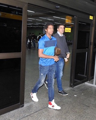 Atacante chega a São Paulo para fazer exames e ser anunciado pelo Verdão