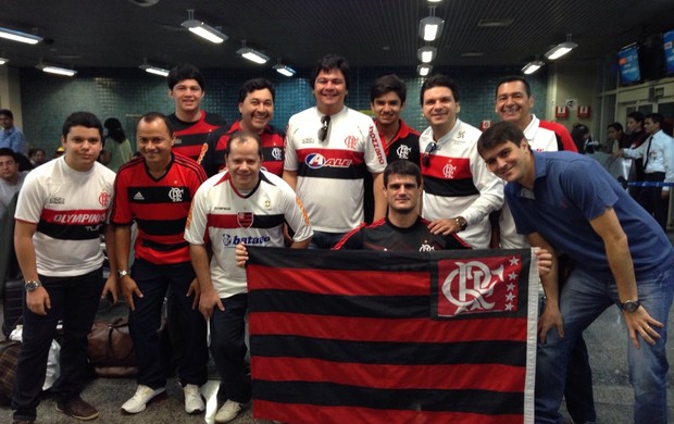 Torcedores do Flamengo se reunem no aeroporto de Palmas antes de ir para o Rio de Janeiro (Foto: Arquivos pessoal)