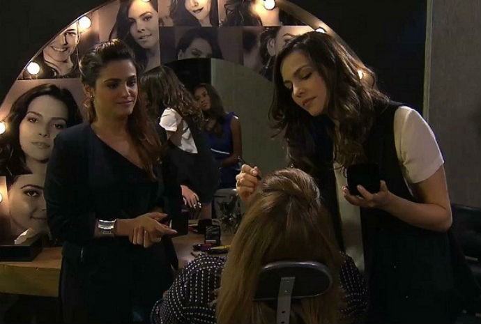Tainá é convidada para recriar o make de Marina nos olhos de Flávia (Foto: Vídeo Show/TVGlobo)