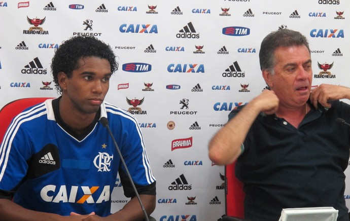 Luiz Antônio Coletiva Flamengo (Foto: Thales Soares)
