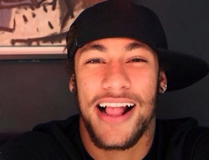 Neymar sorriso rede social (Foto: Reprodução / Instagran)