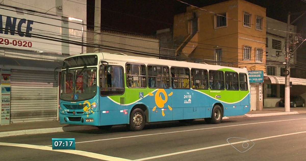 G1 Suspeitos Fazem Arrast o Dentro Do nibus Do Transcol No ES
