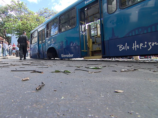 G1 Ônibus quebra eixo e interdita avenida em Belo Horizonte