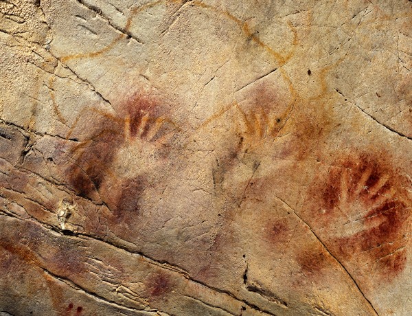 Arte rupestre mais antiga da Europa, na caverna de El Castillo, na Espanha, tem 40.800 anos (Foto: Reuters)