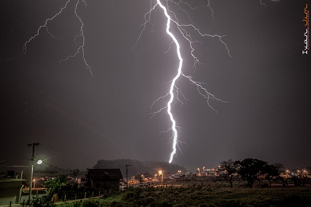 Imagem é de Ilhota, SC (Foto: Ivan Jim/ELAT/INPE)