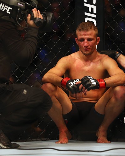 TJ Dillashaw após derrota para Dominick Cruz, UFC Boston (Foto: Getty Images )